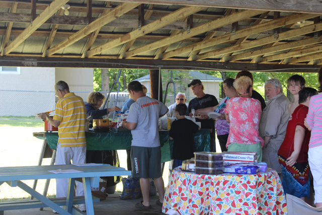 Friends &
                                                    Family at the Annual
                                                    Cookout