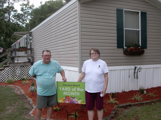 Yard of                                                           the Month: 317                                                           Pamlico Trail                                                           - Rochelle                                                           & Billy                                                           Hendrix