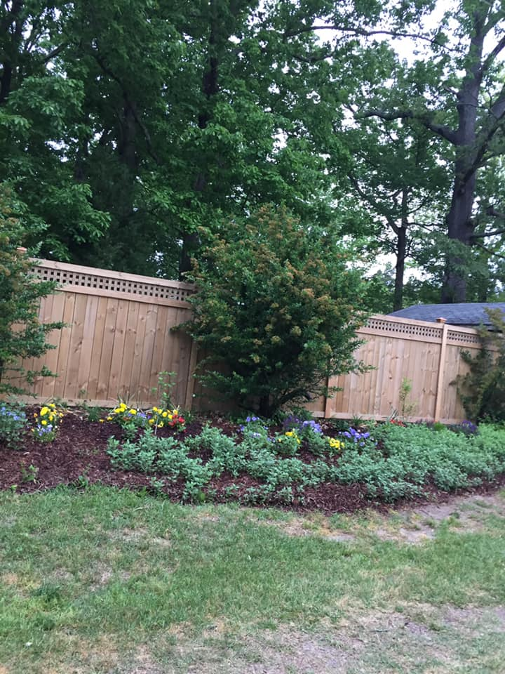 306 Chowan Trail - Keith & Maureen Steinhouse - May 2019 Yard of the Month