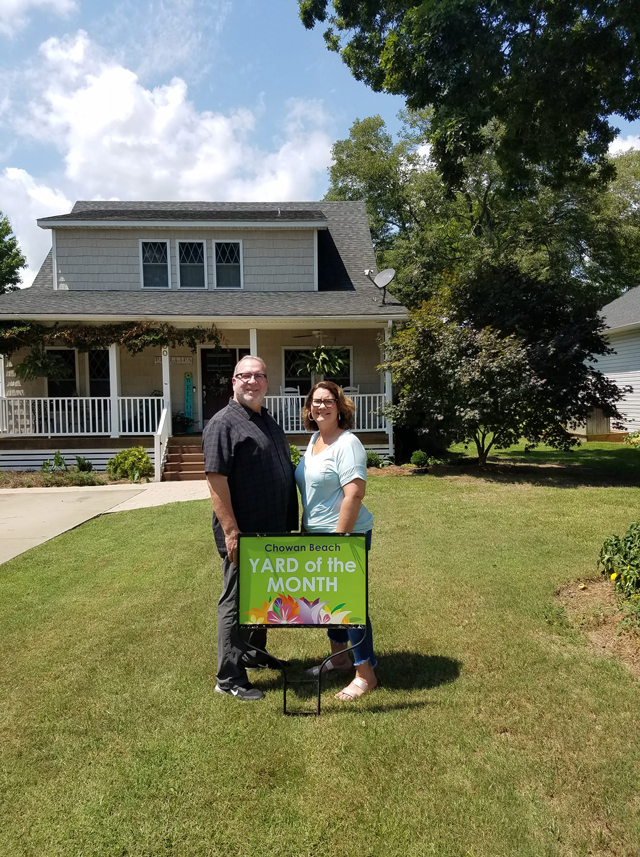 200 Chowan Trail - Wallace and Joy Phillips - August 2021 Yard of the Month