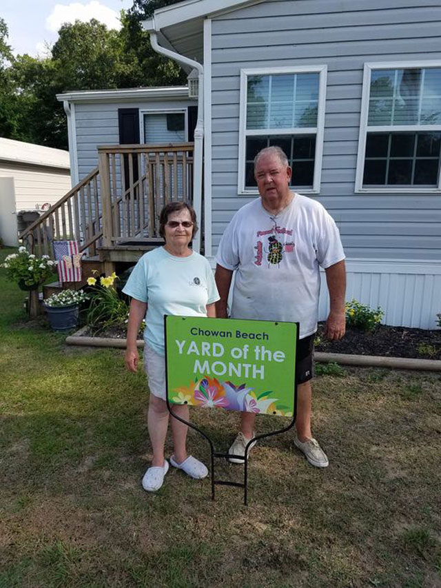 211 Roanoke Trail - Wayne & Marilyn Smith - June 2022 Yard of the Month