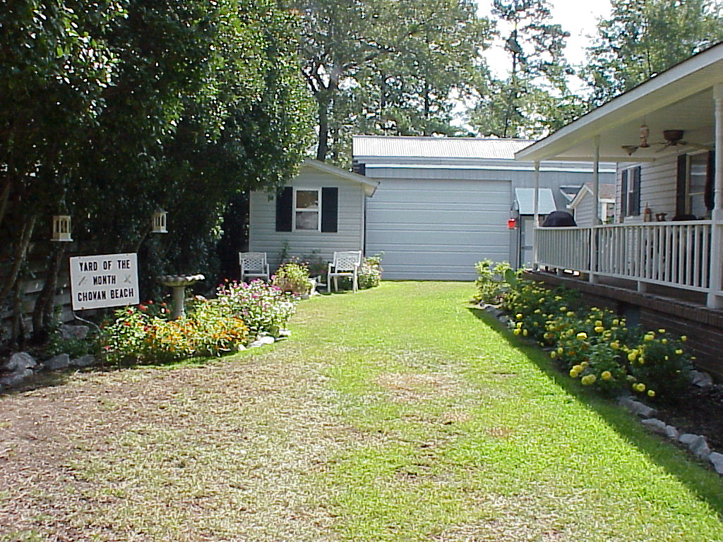 September Yard           of the Month